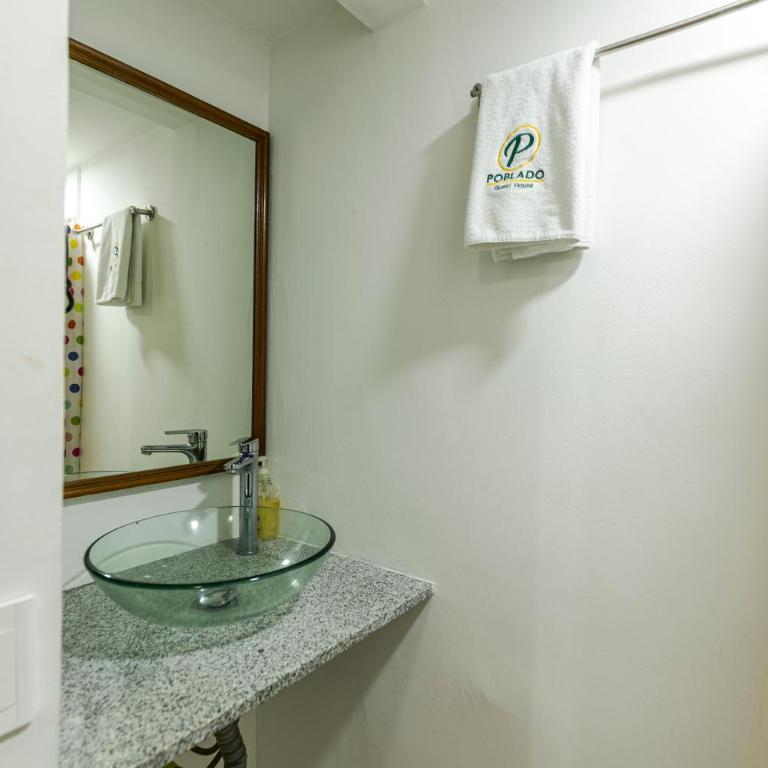 Poblado Guest House - Habitación Doble Deluxe con balcón - 8