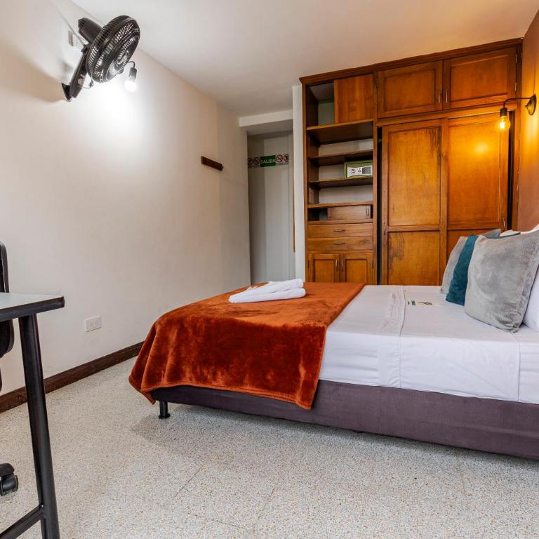 Poblado Guest House - Habitación Doble Deluxe con balcón - 9