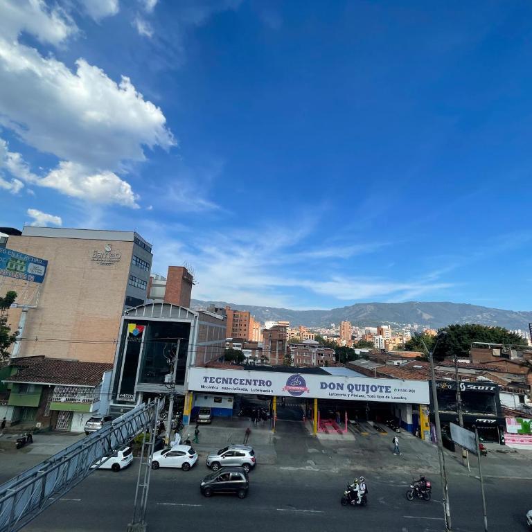 Apartamento cómodo en laureles, grande , céntrico , bien ubicado Apto303 - Apartment - 32