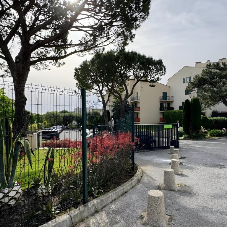 Superb apartment in provenzal residence with pool - Apartment mit 1 Schlafzimmer - 19