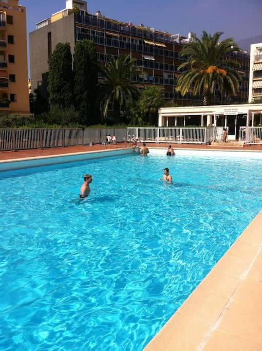T4 FRONT DE MER ,PISCINE 25 metres ,WIFI,6à8 PERSONNES,parking,GARAGE - Appartement 2 Chambres - 41