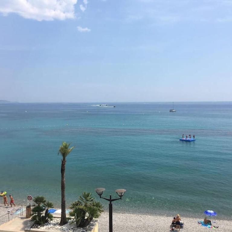 T4 FRONT DE MER ,PISCINE 25 metres ,WIFI,6à8 PERSONNES,parking,GARAGE - Appartement 2 Chambres - 24