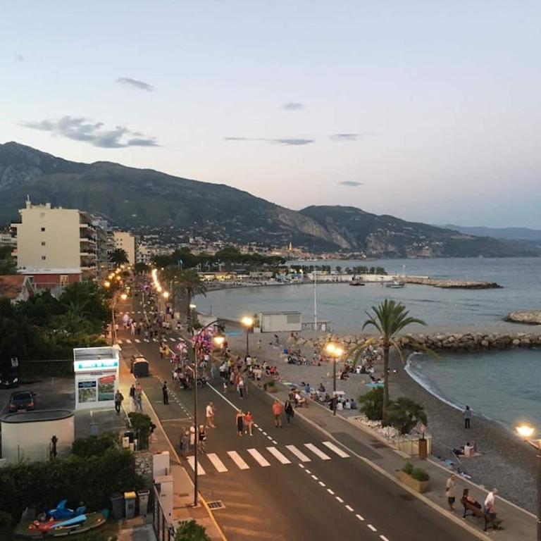 T4 FRONT DE MER ,PISCINE 25 metres ,WIFI,6à8 PERSONNES,parking,GARAGE - Appartement 2 Chambres - 22
