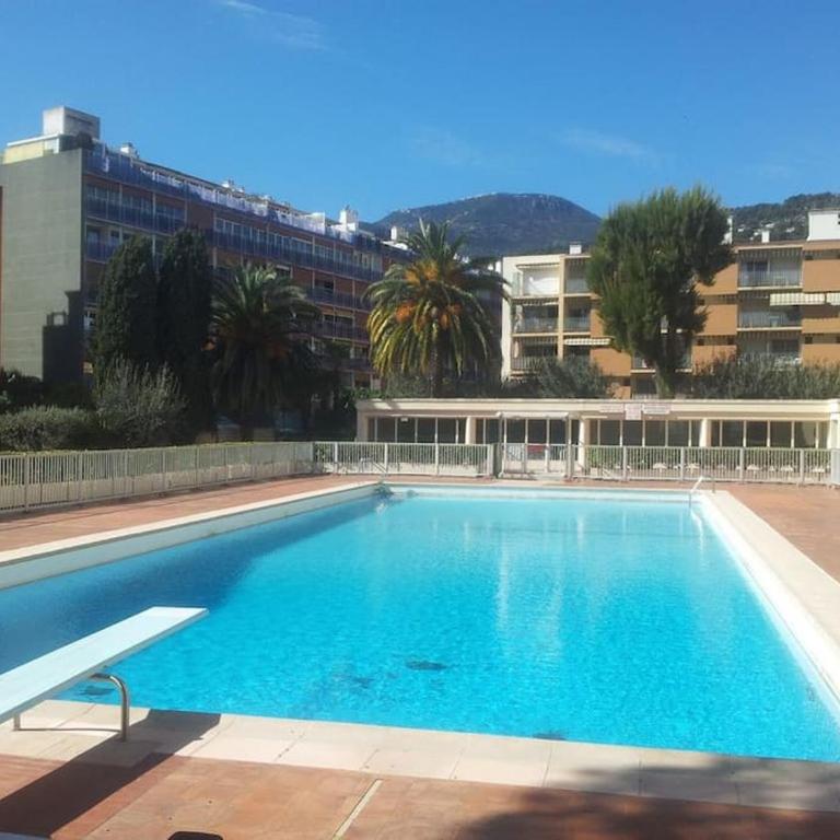 T4 FRONT DE MER ,PISCINE 25 metres ,WIFI,6à8 PERSONNES,parking,GARAGE - Appartement 2 Chambres - 42