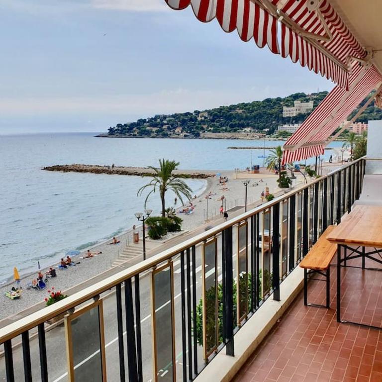 T4 FRONT DE MER ,PISCINE 25 metres ,WIFI,6à8 PERSONNES,parking,GARAGE - Appartement 2 Chambres - 30