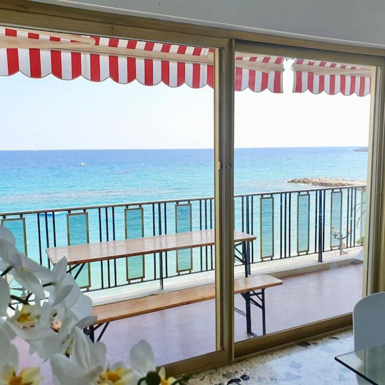 T4 FRONT DE MER ,PISCINE 25 metres ,WIFI,6à8 PERSONNES,parking,GARAGE - Appartement 2 Chambres - 31