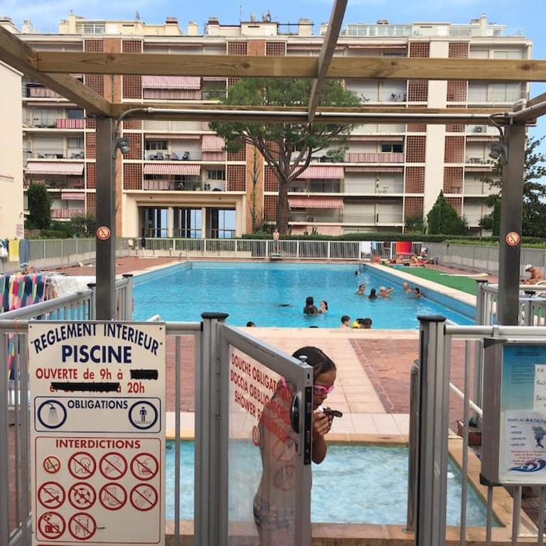 T4 FRONT DE MER ,PISCINE 25 metres ,WIFI,6à8 PERSONNES,parking,GARAGE - Appartement 2 Chambres - 43
