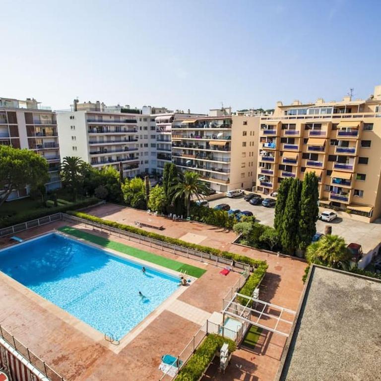 T4 FRONT DE MER ,PISCINE 25 metres ,WIFI,6à8 PERSONNES,parking,GARAGE - Appartement 2 Chambres - 44