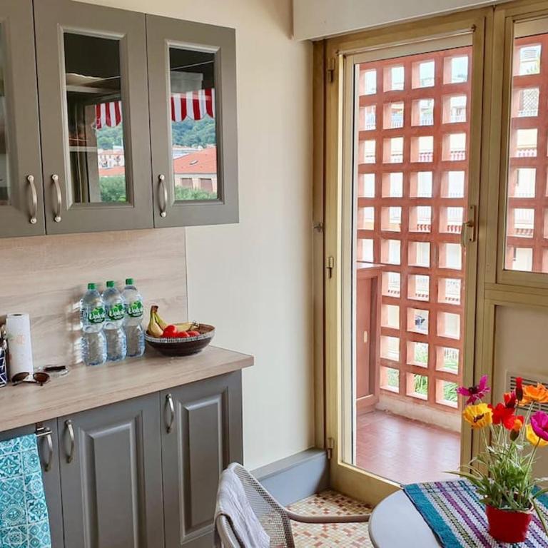T4 FRONT DE MER ,PISCINE 25 metres ,WIFI,6à8 PERSONNES,parking,GARAGE - Appartement 2 Chambres - 18