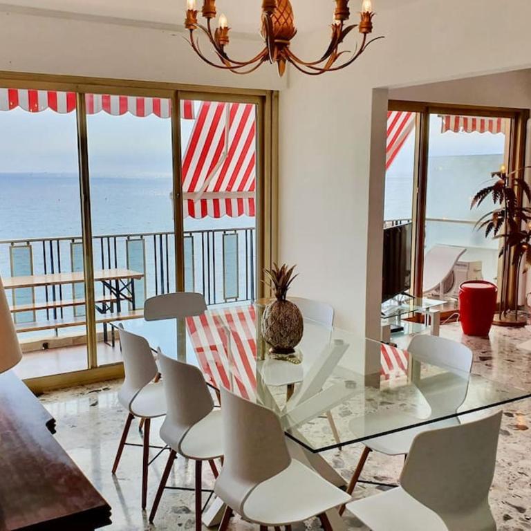T4 FRONT DE MER ,PISCINE 25 metres ,WIFI,6à8 PERSONNES,parking,GARAGE - Appartement 2 Chambres - 9