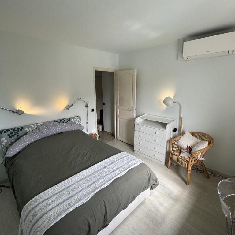 Superb apartment in provenzal residence with pool - Apartment mit 1 Schlafzimmer - 6