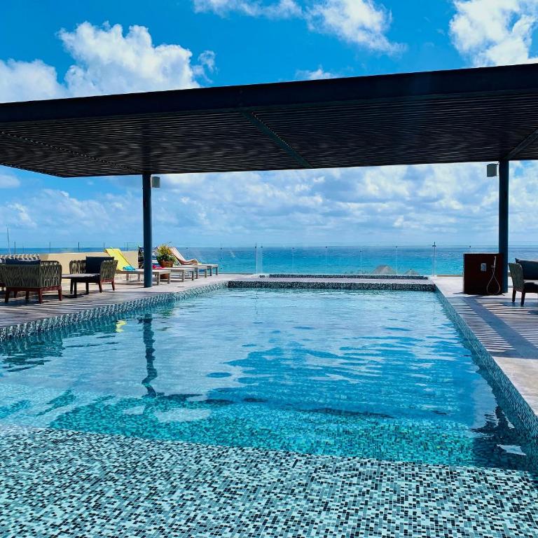1 block from beach 2BR pool ocean view - Apartment - 3