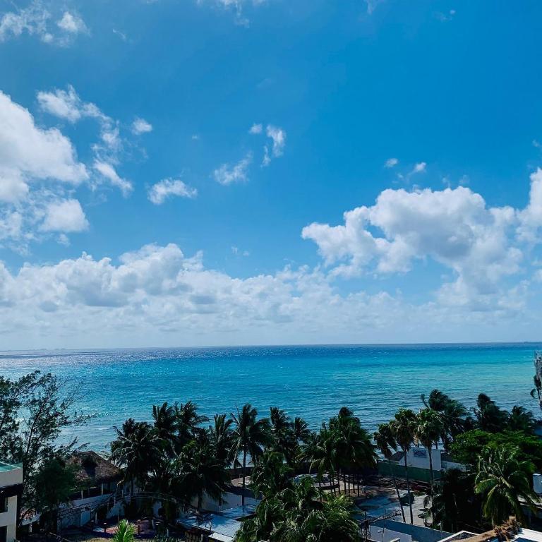 1 block from beach 2BR pool ocean view - Apartment - 8