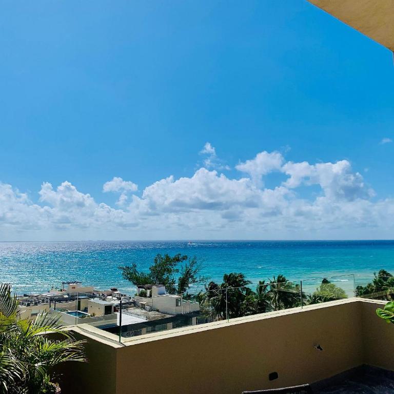1 block from beach 2BR pool ocean view - Apartment - 9