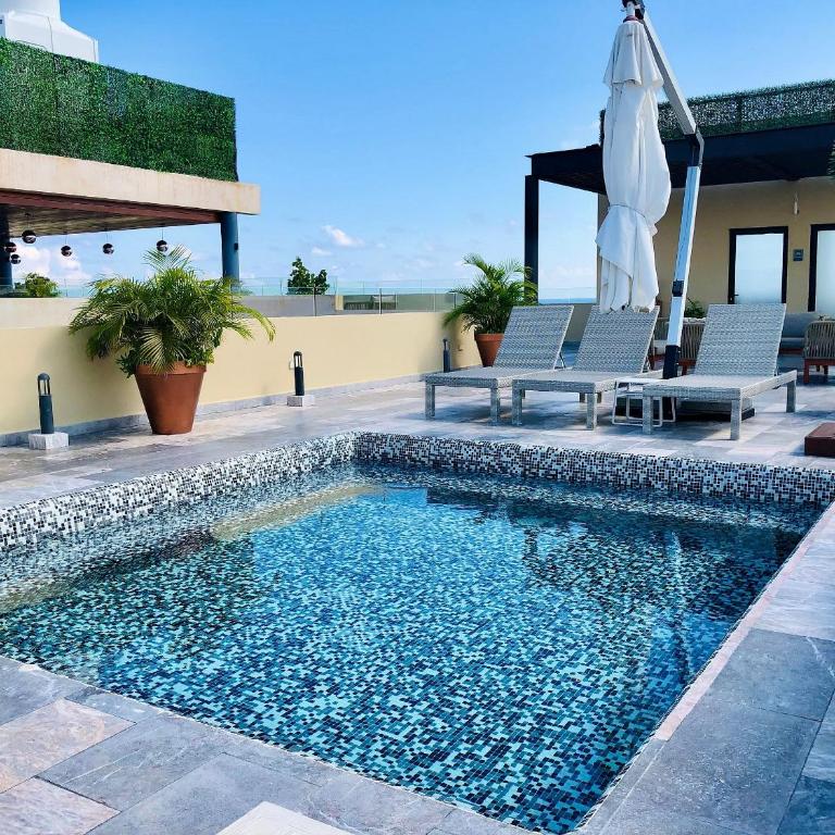 1 block from beach 2BR pool ocean view - Apartment - 23