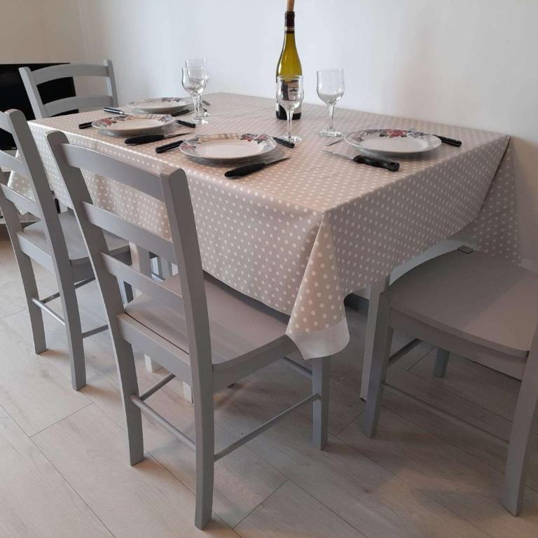 Appartement rénové 2 pièces avec loggia vue mer et parking à Villers-sur-Mer - FR-1-712-7 - Appartement - 8
