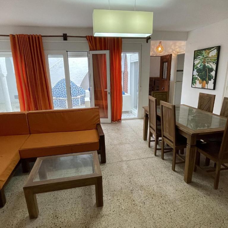 Casa adosada cerca del mar con solárium y patio, ideal para vacaciones en Cambrils - ES-9-173 - Casa - 16