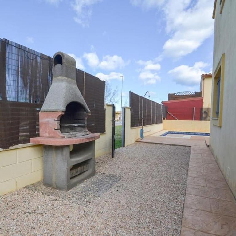 Blaumar - Three-Bedroom House - 14