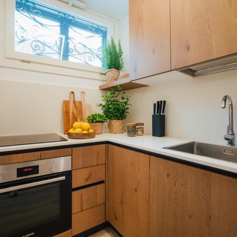 Il Tulipano Boutique Apartment - Two-Bedroom Apartment - 11