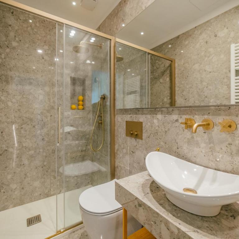 Il Tulipano Boutique Apartment - Two-Bedroom Apartment - 21