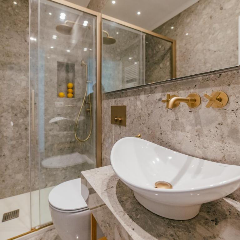 Il Tulipano Boutique Apartment - Two-Bedroom Apartment - 22