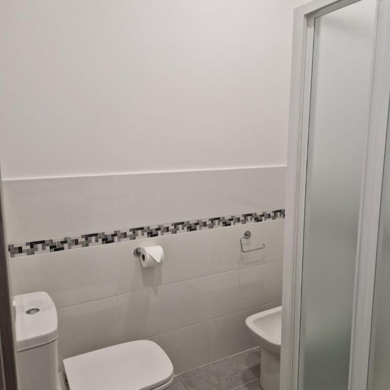 B&B Sei Palme - Single Room with Private Bathroom - 8