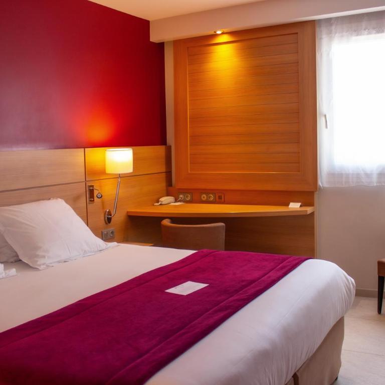 Best Western Plus Le Lavarin Avignon - Chambre Lit King-Size Supérieure - Vue sur Jardin - 1
