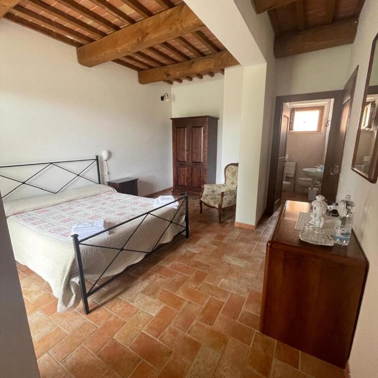 Agriturismo Piandimaggio - Habitación Doble con vistas a la piscina - 3