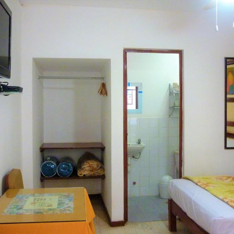 Anccalla Inn Guesthouse - Classic Twin Room - 10