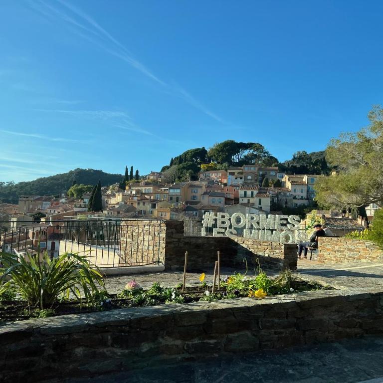 Authentique Villa le Cactus entièrement rénovée climatisée proche des plages du centre du Lavandou et du supermarché - Villa Standard - 57
