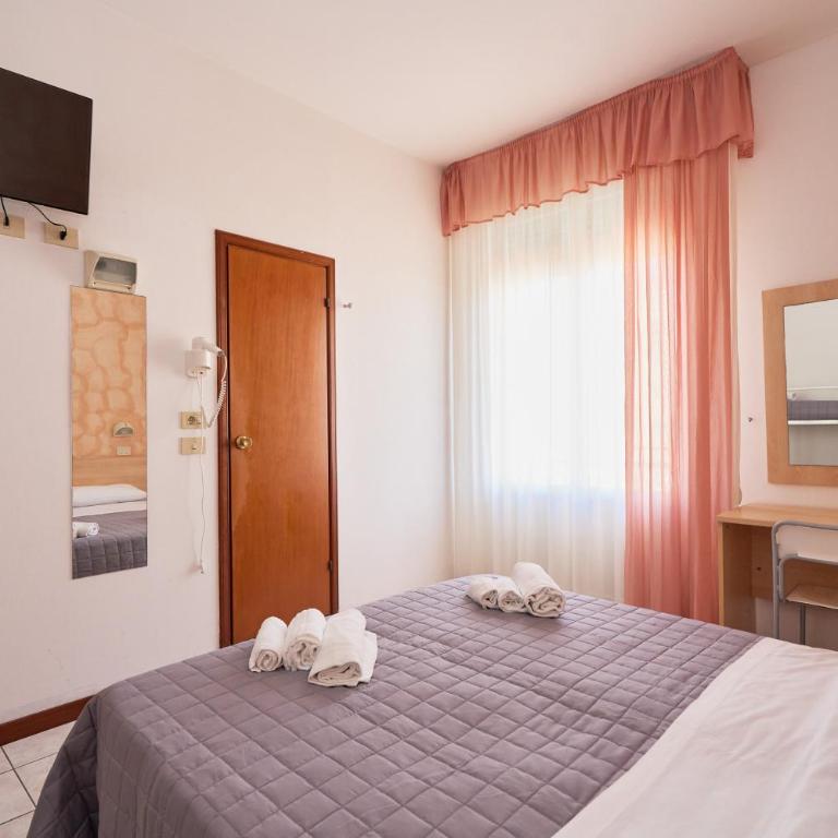 HOTEL JOLANDA - Camera Matrimoniale Superior - 1