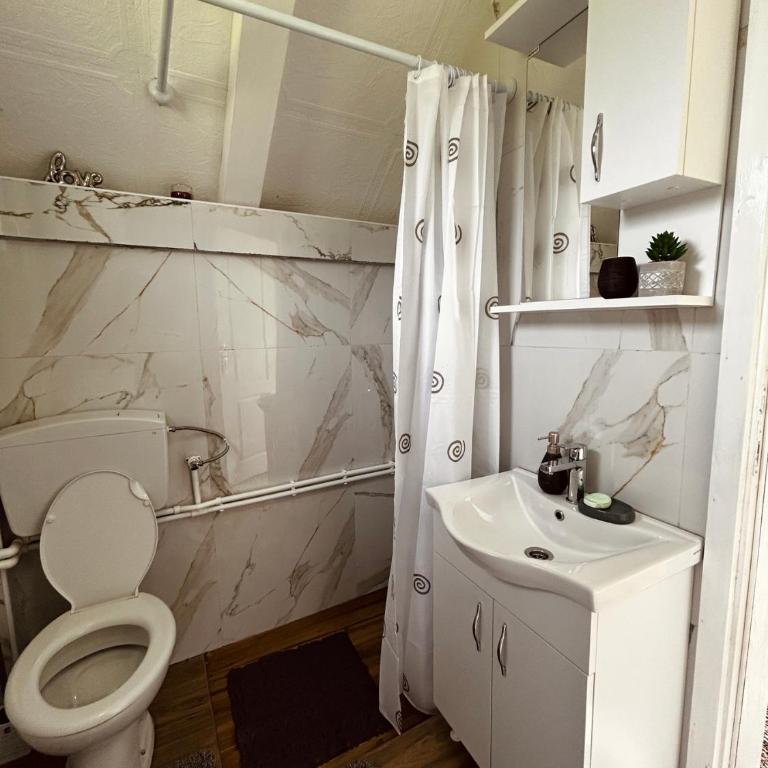 Magic Corner - One-Bedroom House - 26