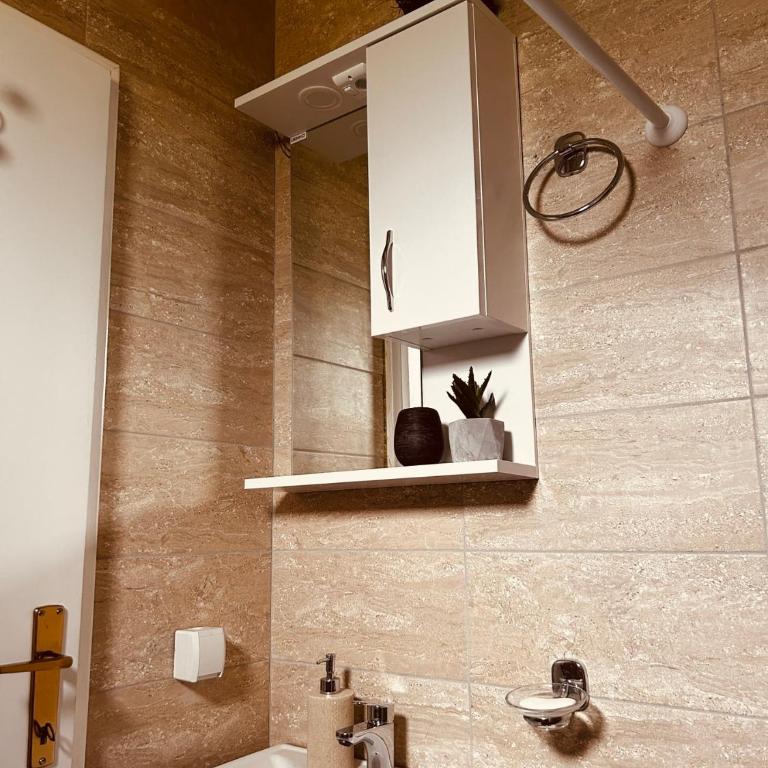 Magic Corner - One-Bedroom House - 23