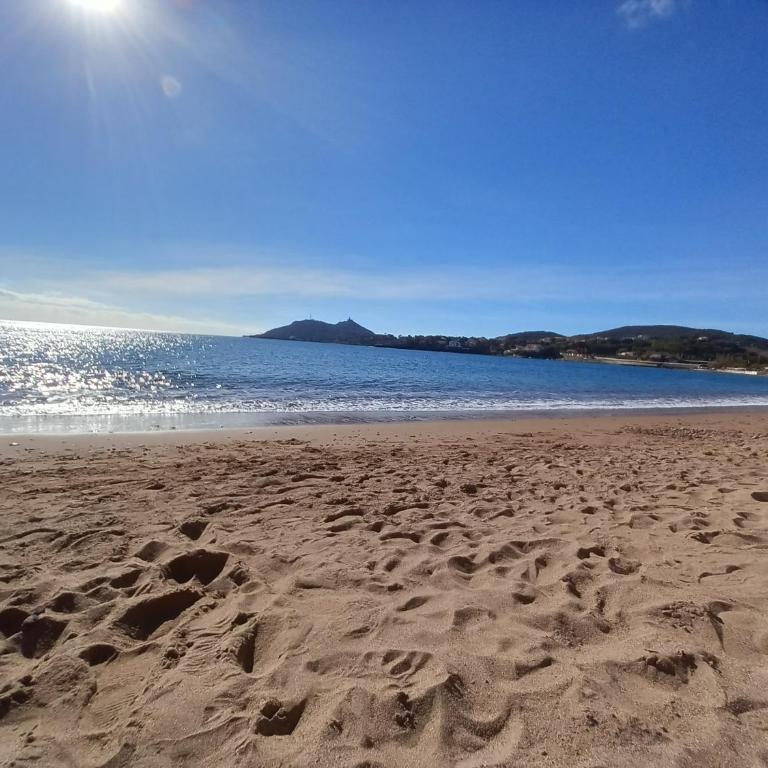 appartement vue mer piscines parking LES CORAUX AGAY PLAGE - Appartement - Vue sur Mer - 24