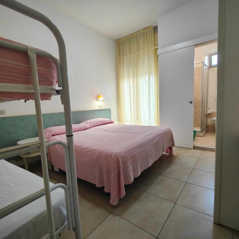 Hotel Ben Hur - Economy Quadruple Room - 3