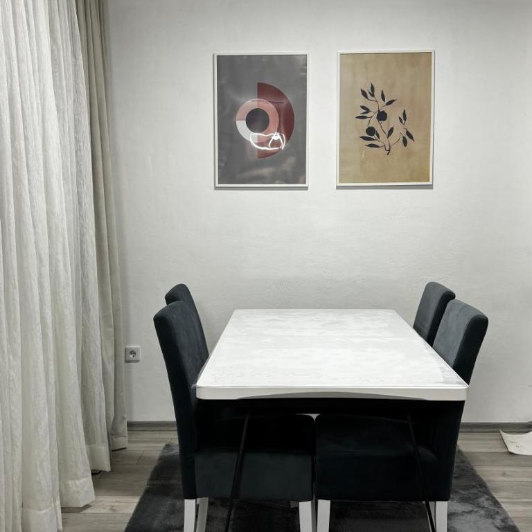 Apartmani MB Sarajevo - Deluks Apartman sa 2 Spavaće Sobe i Balkonom - 6