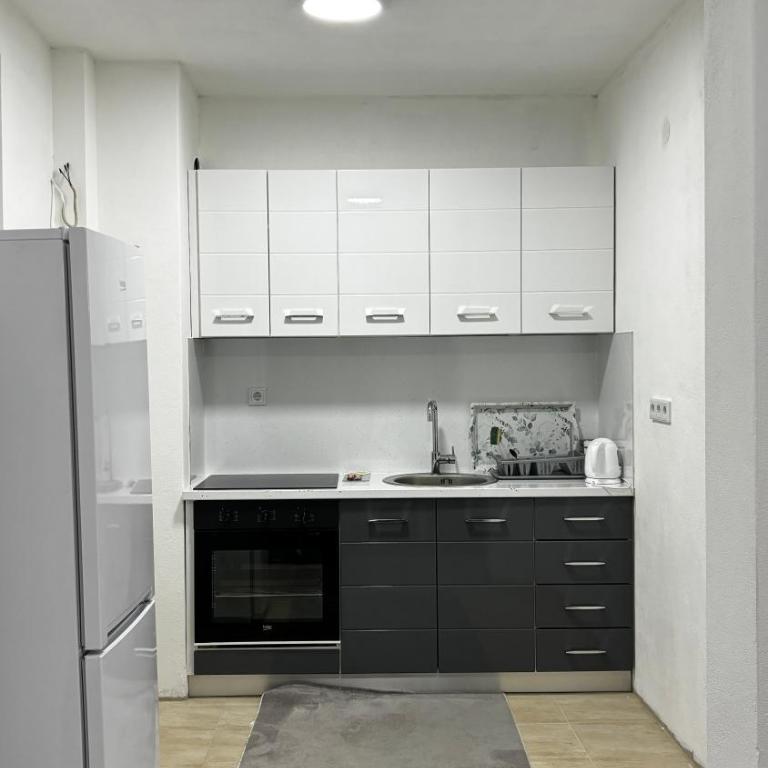Apartmani MB Sarajevo - Deluks Apartman sa 2 Spavaće Sobe i Balkonom - 8