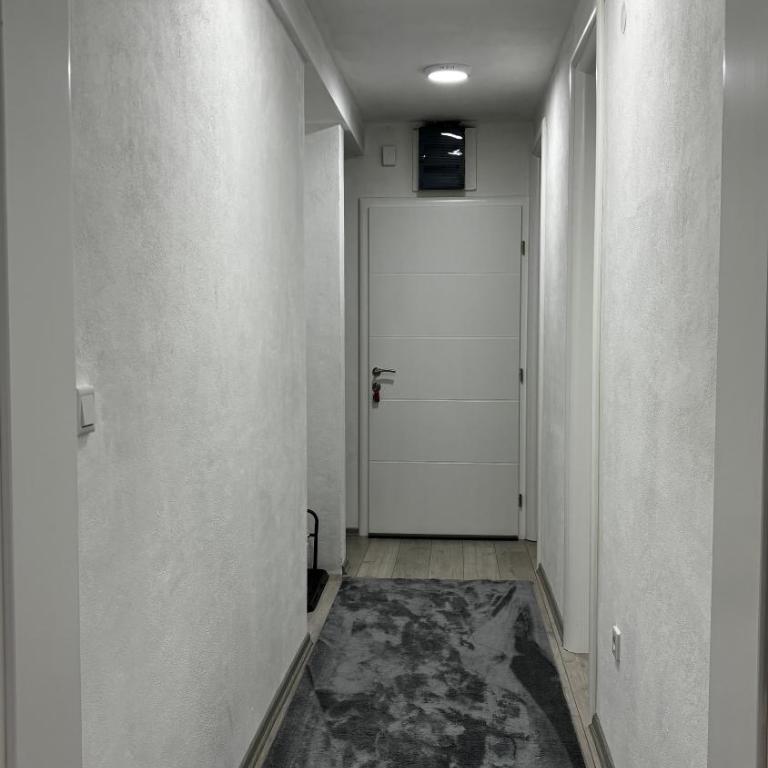 Apartmani MB Sarajevo - Deluks Apartman sa 2 Spavaće Sobe i Balkonom - 10