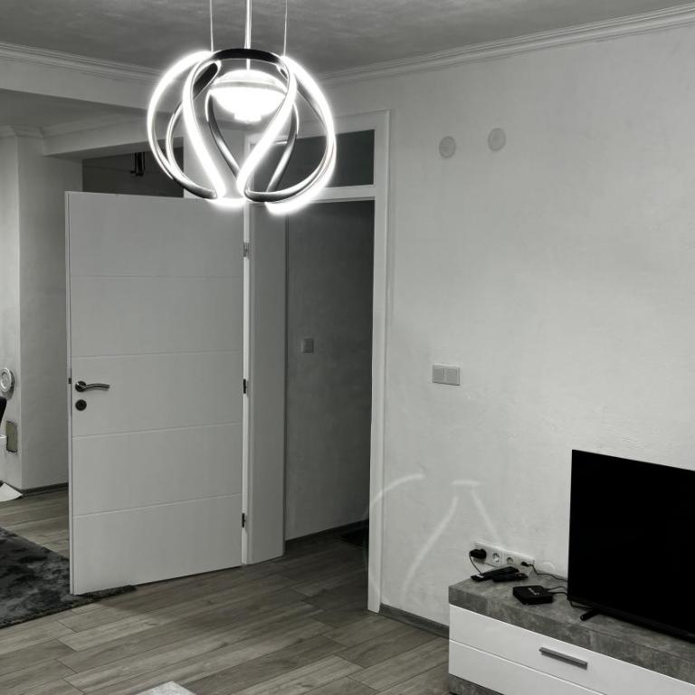 Apartmani MB Sarajevo - Deluks Apartman sa 2 Spavaće Sobe i Balkonom - 12