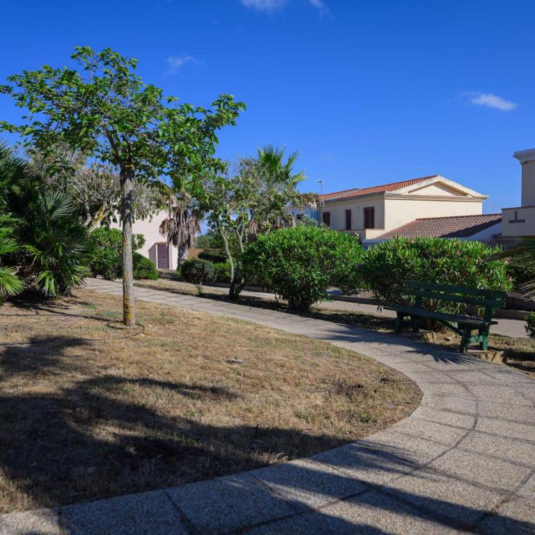 Residenza Grecale, con veranda, in zona residenziale tranquilla, a due passi dal paese - Casa con 2 Camere da Letto - 68