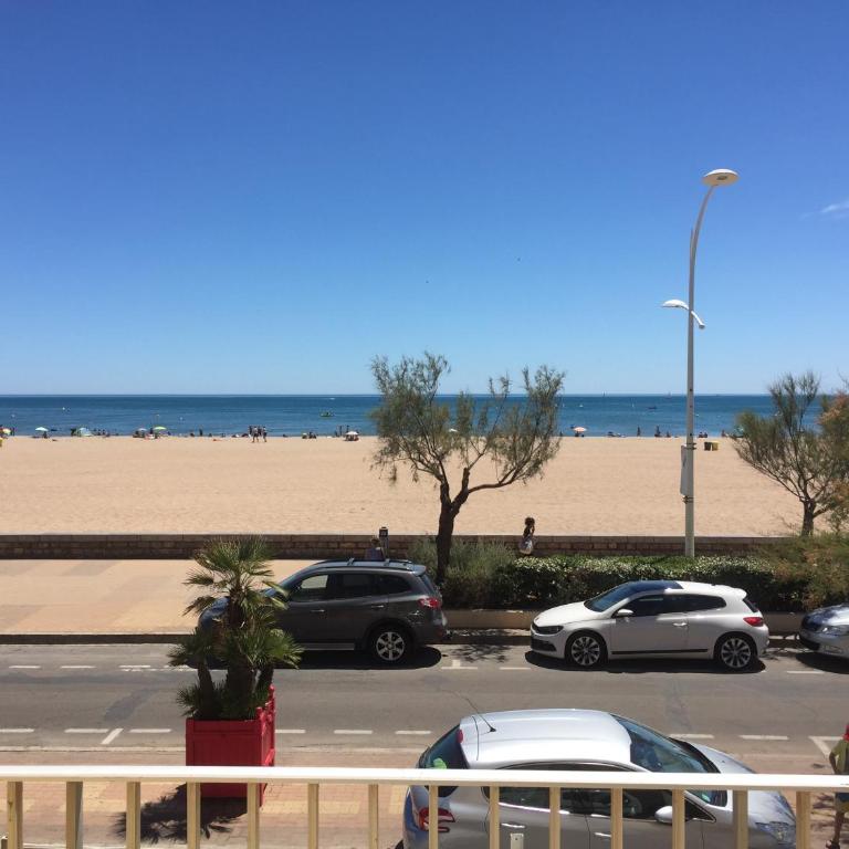 Front de mer 100m2 Vue magnifique, balcon, jardin, garage - Three-Bedroom Apartment - 1
