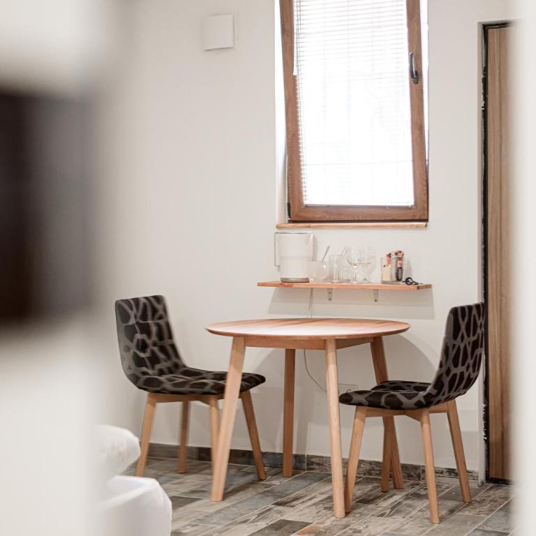 Chikma Rooms - Dvokrevetna Soba sa Bračnim Krevetom - 8