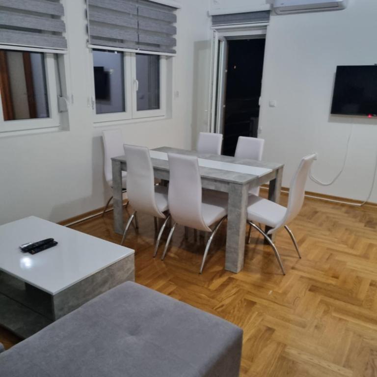 Apartman BN - One-Bedroom Apartment - 1