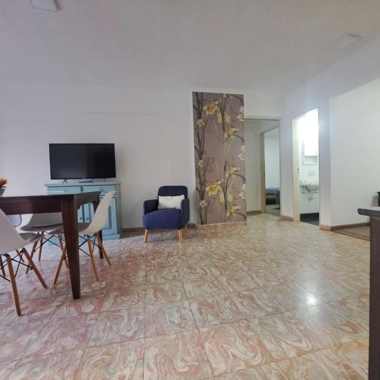 Departamento céntrico - Apartamento de 2 dormitorios - 1