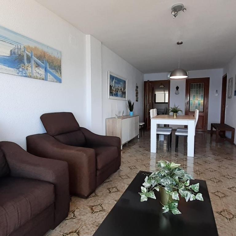 Espectacular apartamento sobre el mar con parking - Apartamento de 2 dormitorios - 4