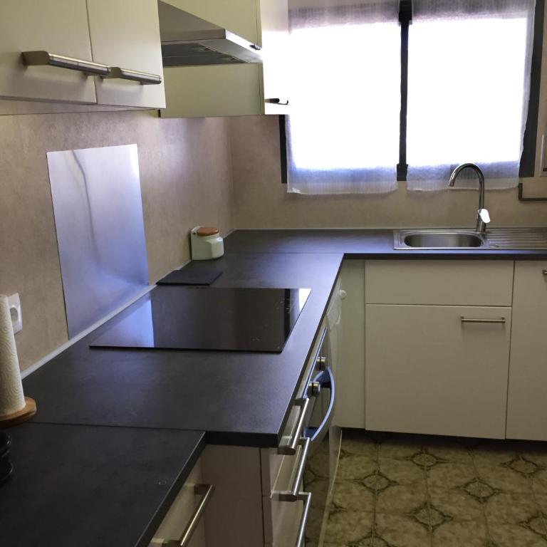 Espectacular apartamento sobre el mar con parking - Apartamento de 2 dormitorios - 13