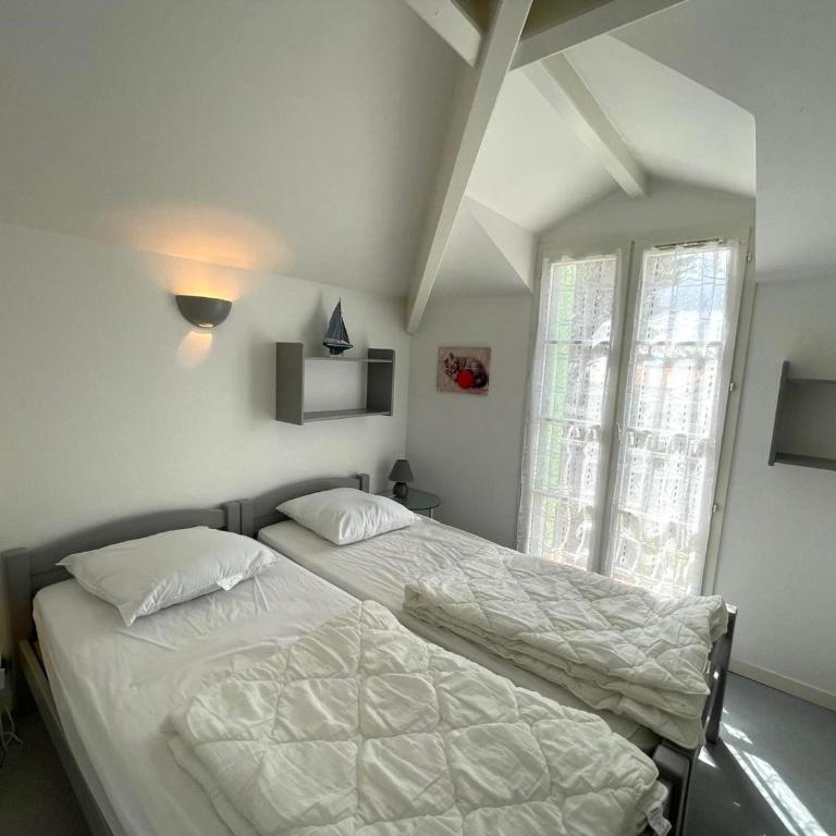 Maison chaleureuse avec piscine collective, près de la forêt, WiFi, parking privé - FR-1-323-441 - Maison de Vacances - 6