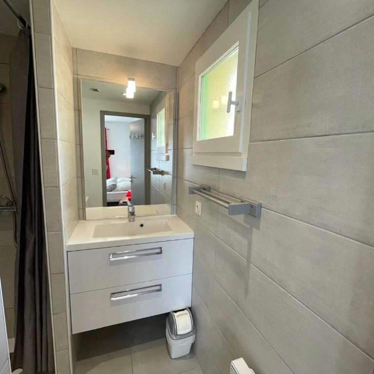 Maison chaleureuse avec piscine collective, près de la forêt, WiFi, parking privé - FR-1-323-441 - Maison de Vacances - 8