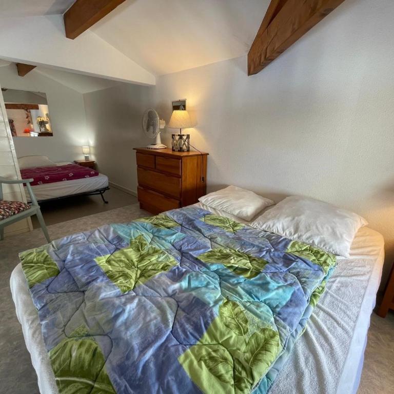 Maison de vacances avec piscine, terrasse et coin détente en forêt, proche plage! - FR-1-323-486 - Maison de Vacances - 12