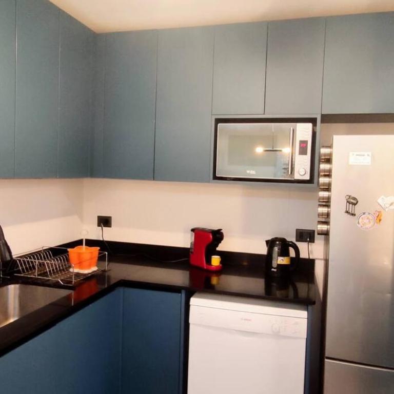 Casa para 6, al lado del metro, con Jacuzzi opcional - Three-Bedroom House - 14